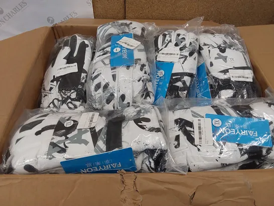 BOX OF APPROXIMATELY 18X PAIRS OF BRAND NEW FAIRYEON DARTHVADER SKI/SNOWBOARD WINTER GLOVES - SIZES VARY, MAINLY SIZES: L AND XL (1 BOX)