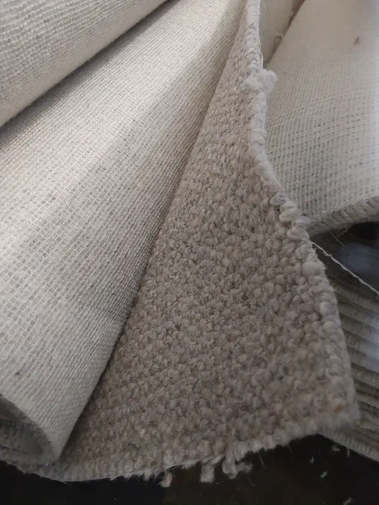 ROLL OF QUALITY HEATHCOTE BOUCLE CARPET // SIZE: APPROX 5 X 1.62m