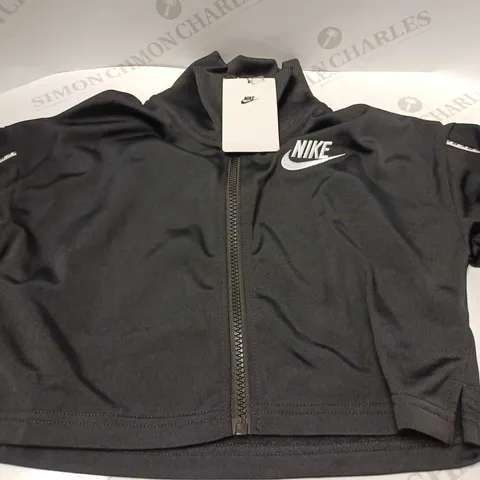 NIKE HW BLACK/WHITE TRACKSUIT JUNIORS JACKET - SIZE 7-8