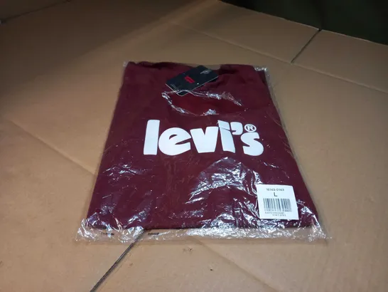 PACKAGED LEVIS BURGUNDY/LOGO T-SHIRT - LARGE