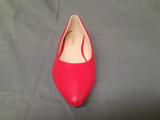 BOXED PAIR OF DESIGNER CLOSED TOE SLIP-ON SHOES IN RED EU SIZE 36