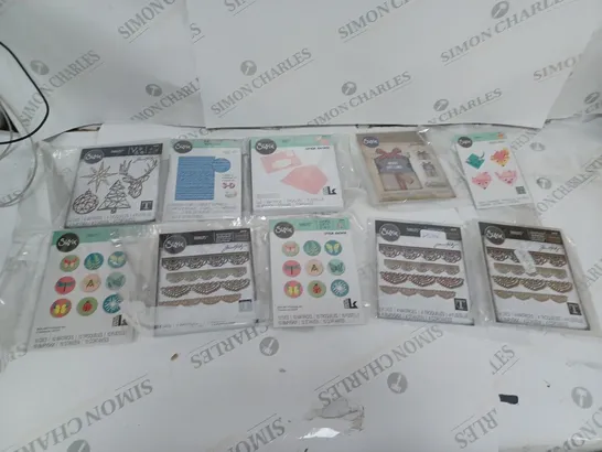 APPROXIMATELY 20 SIZZIX CRAFTING ITEMS TO INCLUDE THINLITS DIE, AND STAMP FRAMES ETC. 