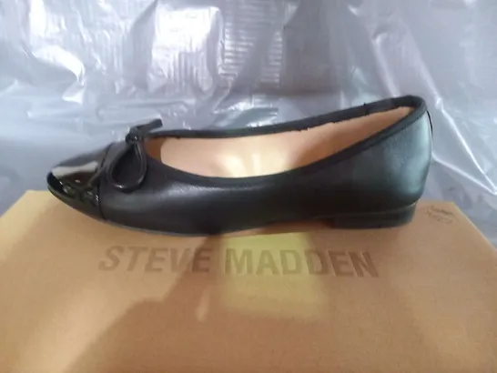 BOXED STEVE MADDEN ELLISON BLACK FLATS SIZE 38