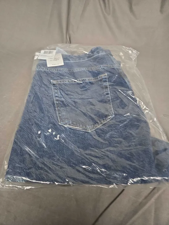 SEALED CALVIN KLEIN JEANS STANDARD STRAIGHT FIT - W38 X L32