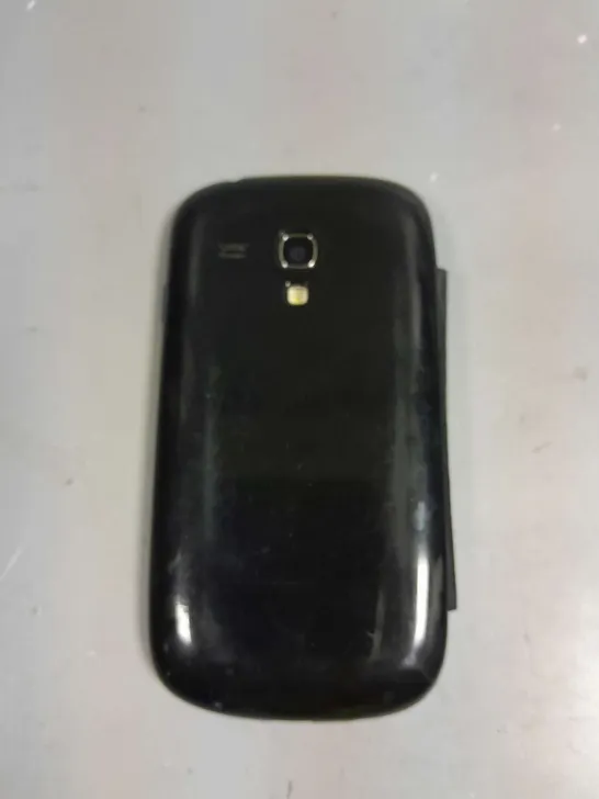 SAMSUNG GT-I8200N SMARTPHONE 