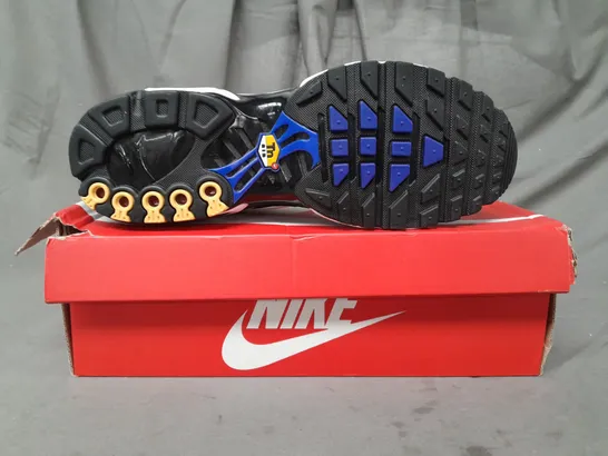 BOXED PAIR OF NIKE AIR MAX PLUS SHOE SIN BLACK GREY GRADIENT/BLUE UK SIZE 9.5