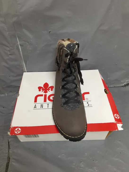 BOXED PAIR OF RIEKER LINED BOOTS IN GREY SIZE 41