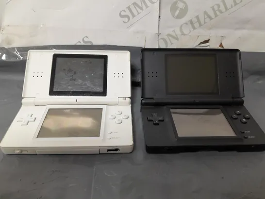 2 X NINTENDO DS IN BLACK AND WHITE 