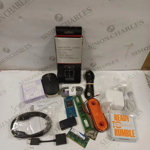 BOX OF APPROXIMATELY 30 ASSORTED ELECTRICAL AND COMPUTER PRODUCTS TO INCLUDE MEMORY CARD ADAPTOR, POWER CABLES, RAM STICKS ETC 