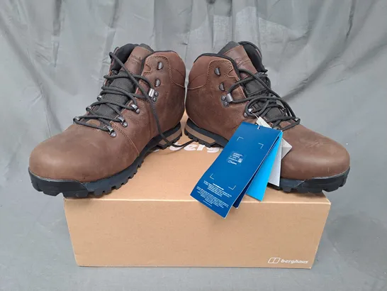 BOXED PAIR OF BERGHAUS HILLWALKER II GTX TECH BOOTS IN BROWN UK SIZE 11