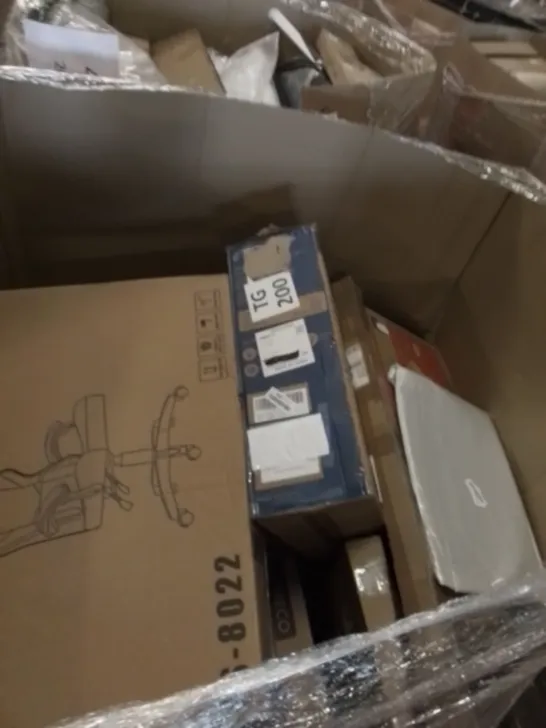 PALLET OF UNPROCESSED ITEMS TO INCLUDE CHILDREN SEATING SET, TOILET SEAT, AND WHITE KITCHEN TAP