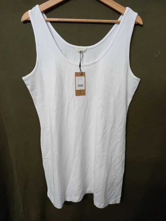 HUSH LONGLINE TANK TOP IN WHITE - XL