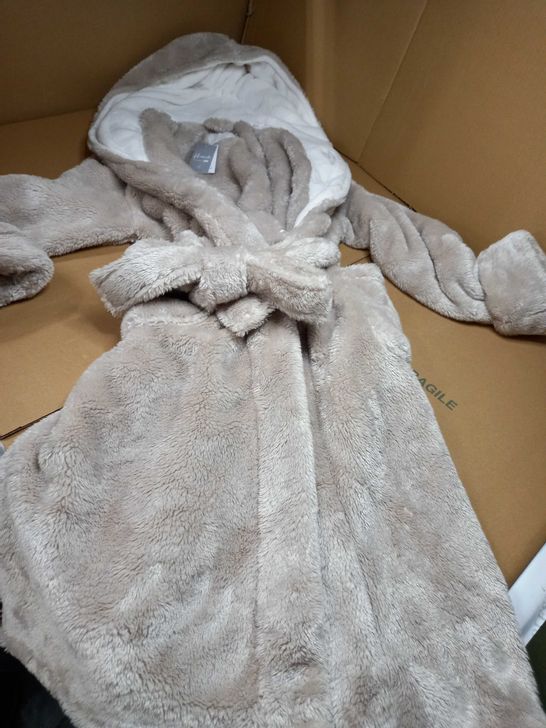 HINCH BEIGE SOFT FLUFFY/HOODED DRESSING GOWN - SMALL