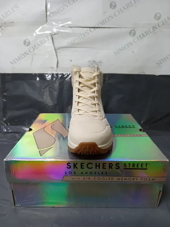 SKECHERS LADIES ANKLE BOOTS CREAM SIZE 6