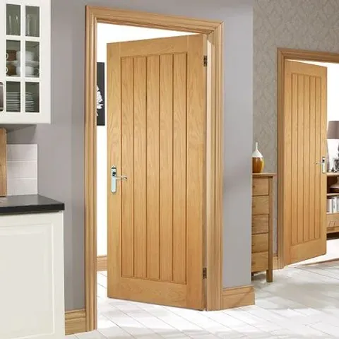 BOXED MEXICANO UNFINISHED OAK DOOR (1 BOX)