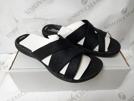 GROVE SANDLE BLACK SIZE 8