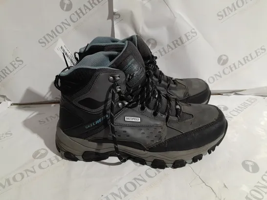 PAIR OF SKECHERS HIKING BOOTS CHARCOAL SIZE 5 1/2