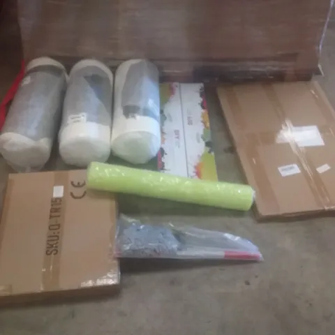 PALLET OF ASSORTED ITEMS TO INCLUDE: GALATEE DOG STAIRS, HELLO GORGEOUS NEON SIGN, DIY PAINTING BY NO ETC