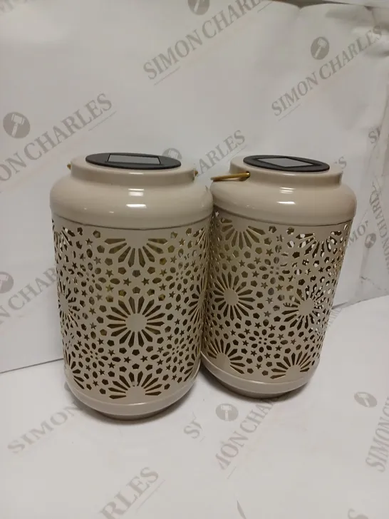 GARDEN REFLECTIONS SET OF 2 PATTERNED SOLAR LANTERNS, FLOWER