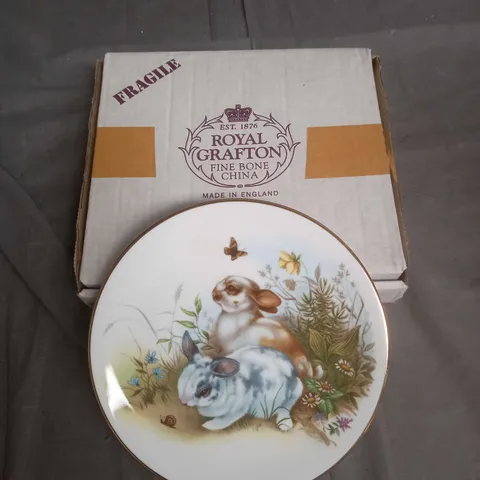 BOXED ROYAL GRAFTONE FINE CHINA PLATE IN RABBIT DESIGN