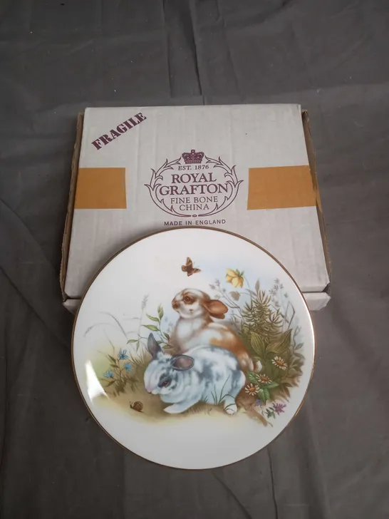 BOXED ROYAL GRAFTONE FINE CHINA PLATE IN RABBIT DESIGN