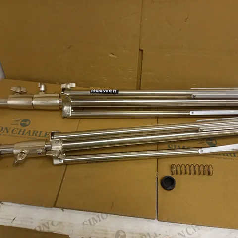 PAIR OF NEEWER STAINLESS STEEL EFFECT TRIPODS