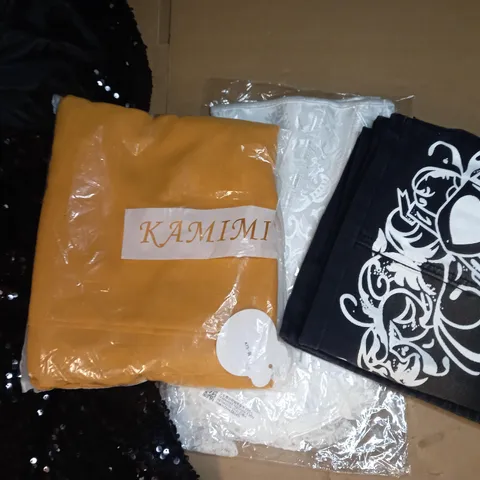 BOX OF APPROXIMATELY 10 ASSORTED CLOTHING AND FASHION ITEMS OF VARIOUS COLOURS AND STYLES TO INCLUDE KAMIMI, ETC