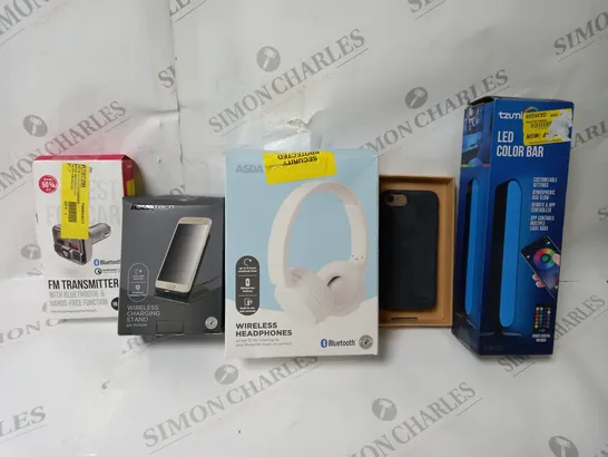 BOX OF APPROX 30 ASSORTED ITEMS TO INCLUDE TZUMI LED COLOUR BAR - WIRELESS EARPHONES - FM TRANSMITTER ECT