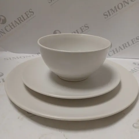 BRAND NEW BOXED CESIRO 12 PIECE DINNER SET TO INCLUDE LARGE PLATE SMALL PLATE AND BOWL IN MATT WHITE / COLLECTION ONLY 