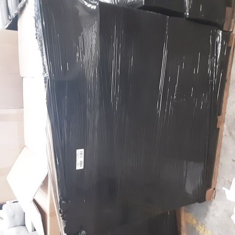 PALLET OF ASSORTED HOMEWARE ITEMS