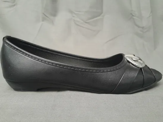 BOXED PAIR OF SOFIA PEEP TOE SLIP-ON SHOES IN BLACK EU SIZE 37