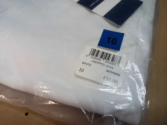 PACKAGED CREW CLOTHING COMPANY WHITE CROPPED JEANS - SIZE 10