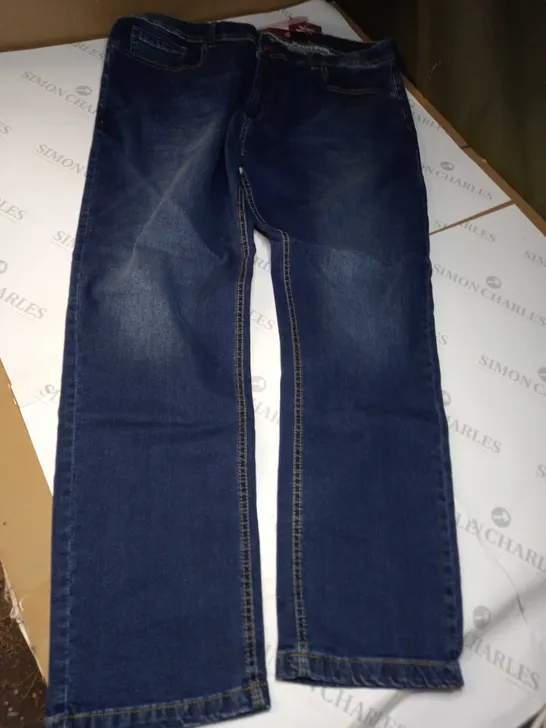 D555 TAPERED FIT DENIM AMBROSE JEANS IN VINTAGE BLUE - 42R 107CM