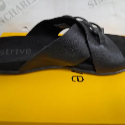 STRIVE BLACK SANDLES SIZE 8