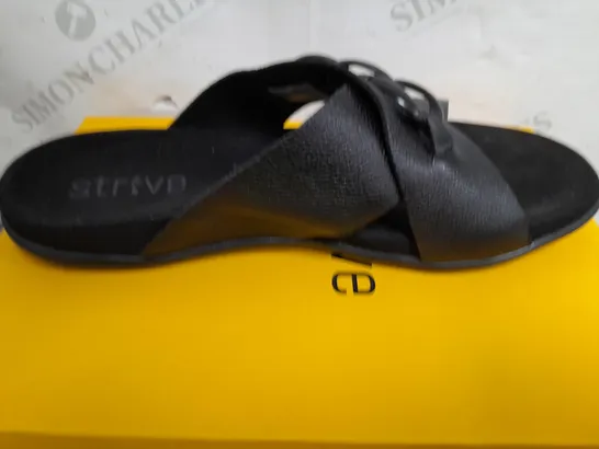 STRIVE BLACK SANDLES SIZE 8