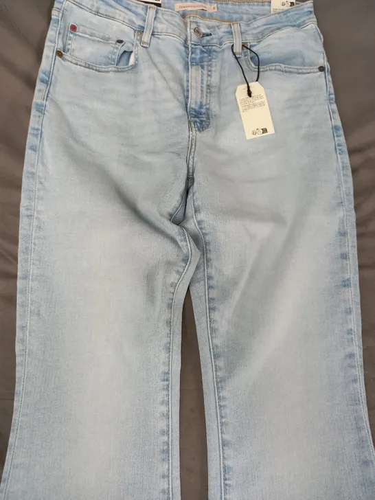 LEVI'S 725 HIGH-RISE BOOTCUT JEANS IN BLUE SIZE 31/32