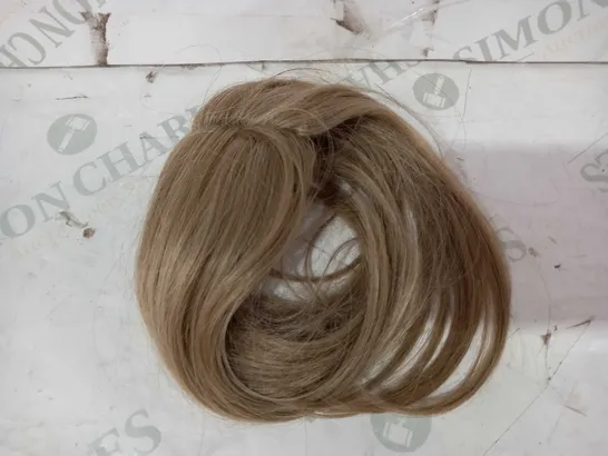 EASY HEAD BOB WIG SAND AND VANILLA