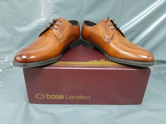 BOXED PAIR OF BASE LONDON LACE UP SHOES IN TAN UK SIZE 9