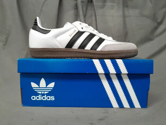 BOXED PAIR OF ADIDAS SAMBA OG SHOES IN WHITE/BLACK UK SIZE 5.5