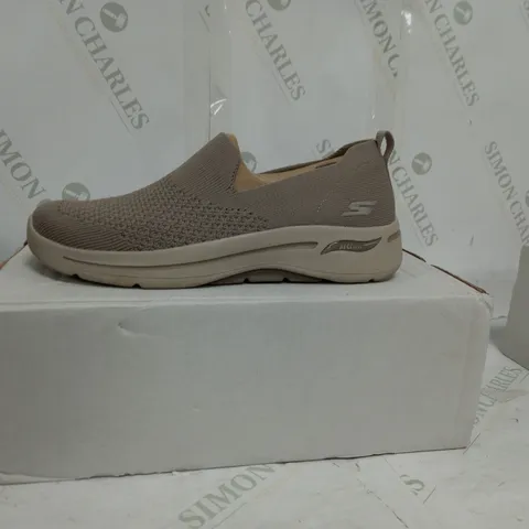 SKETCHERS DELORA TRAINERS TAUPE SIZE 6.5