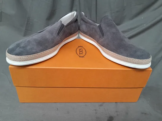 BOXED PAIR OF TOD'S SUEDE LOAFERS IN GREY SIZE 8.5