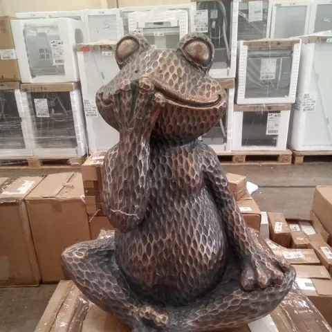 BOXED SPEAK NO EVIL GARDEN FROG STATUE 