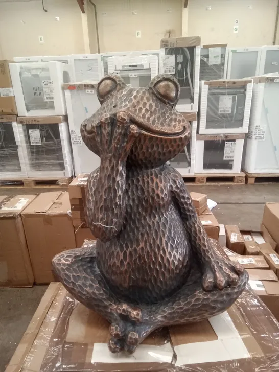 BOXED SPEAK NO EVIL GARDEN FROG STATUE 