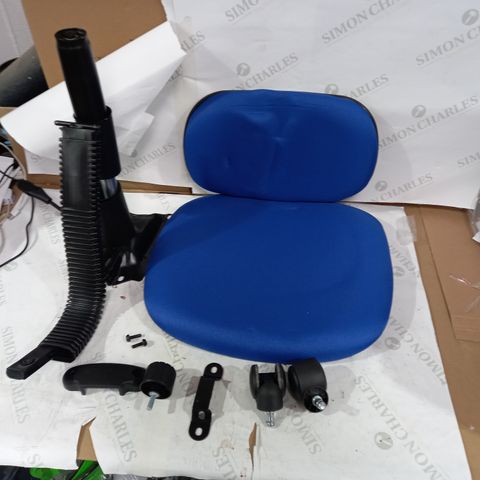 GAS LIFT OFFICE CHAIR IN BLUE 