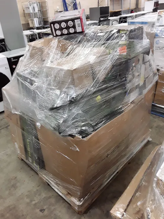 PALLET OF ASSORTED ELECTRONICS INCLUDING 2000W FAN HEATER, 20V CORDLESS HEDGE TRIMMERS, 1.7L CORDLESS KETTLE, DESK LAMP, AIR FRYER