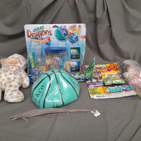 BOX OF APPROX 15 ASSORTED TOYS AND GAMES TO INCLUDE - TEDDIES, BASKETBALL AND AQUA DRAGONS