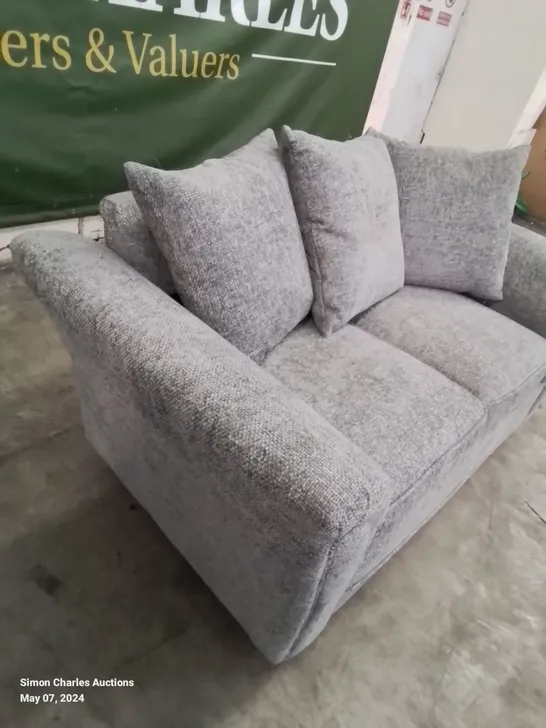 DESIGNER FABRIC UPHOLSTERED 2 SEATER SOFA IN LIGHT GREY