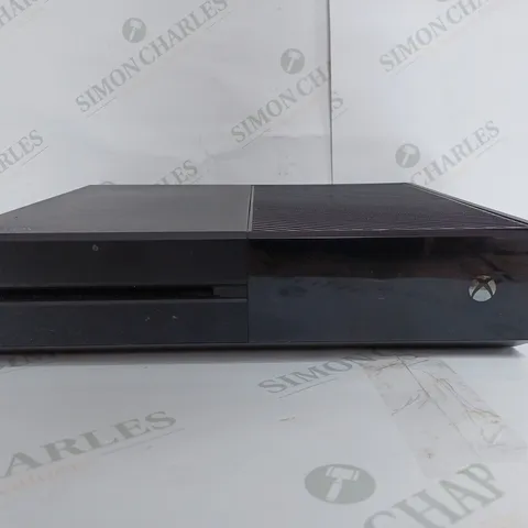 XBOX ONE GAMING CONSOLE IN BLACK