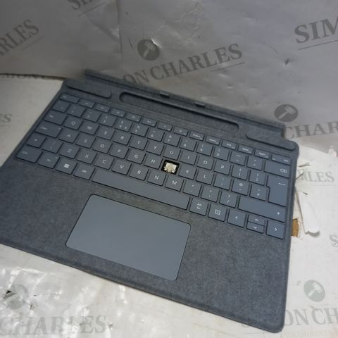 MICROSOFT SURFACE PRO 8 OR PRO X - SIGNATURE TYPE COVER