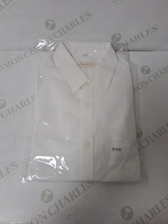 SEALED SET OF 8 BRAND NEW CORPORATIVE STYLE WHITE SHIRTS - XXS